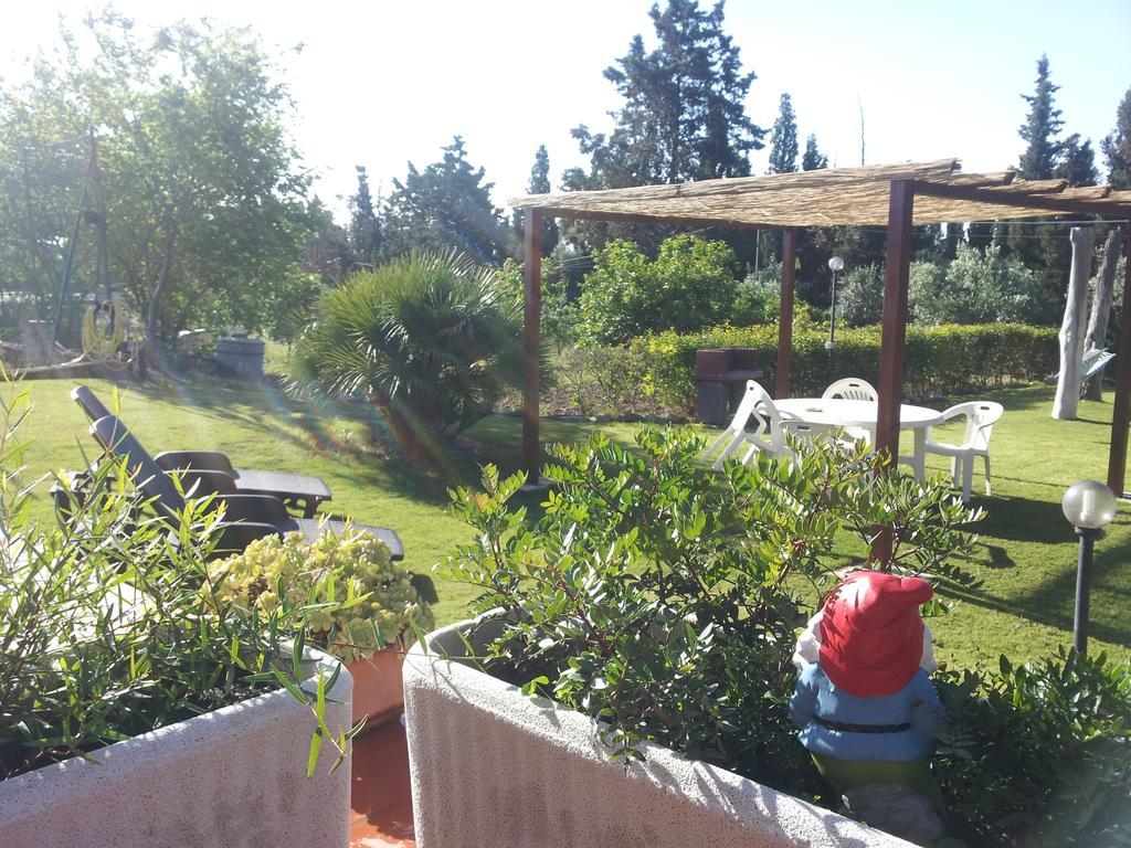 לינה וארוחת בוקר Al Sole Di פולה מראה חיצוני תמונה